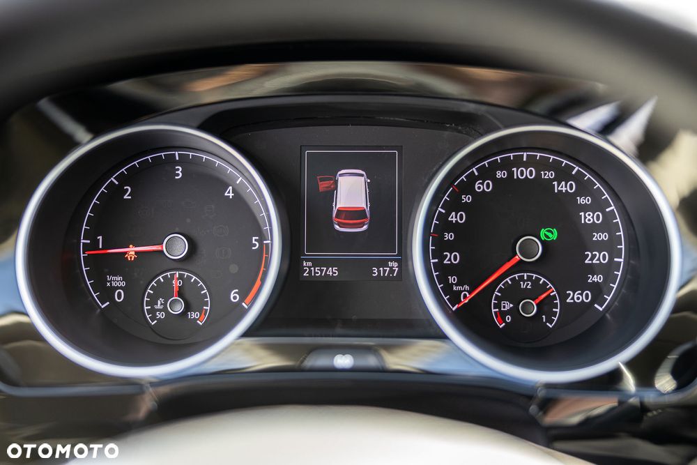 Volkswagen Touran 2.0 TDI BMT Highline DSG - 25