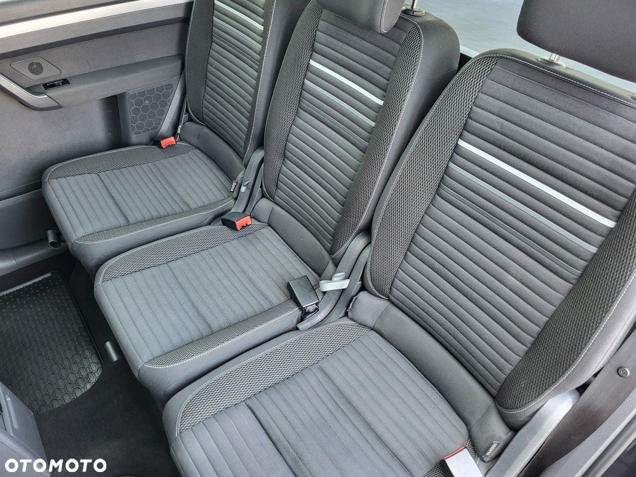 Volkswagen Touran - 23