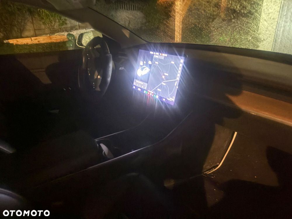 Tesla Model 3 - 5