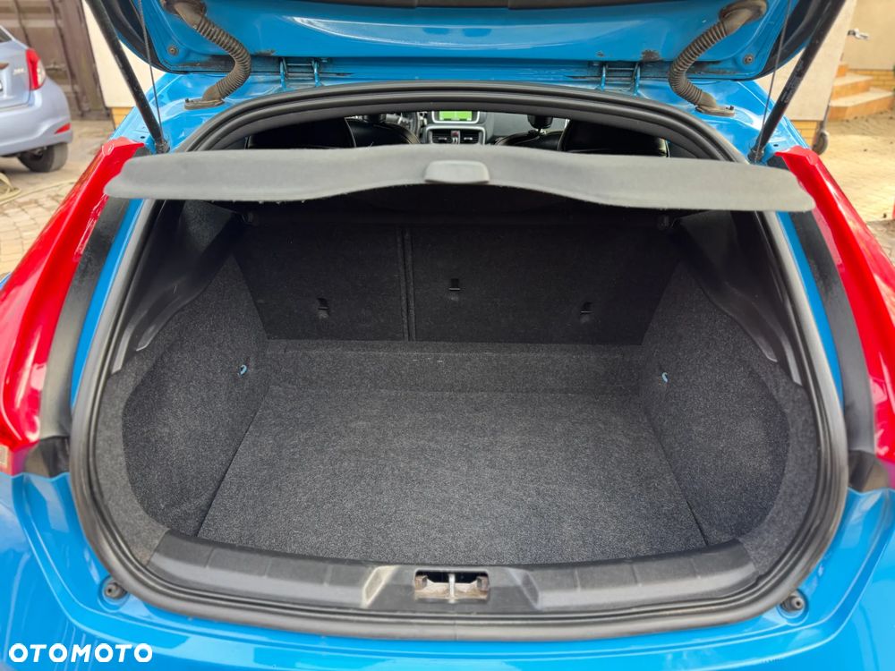 Volvo V40 D4 Drive-E R-Design Summum - 28