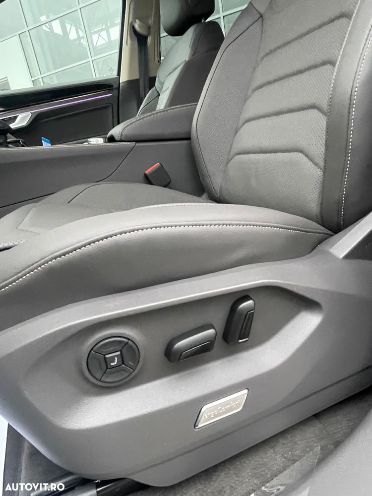 Volkswagen Touareg V6 TDI 4MOTION Elegance - 17