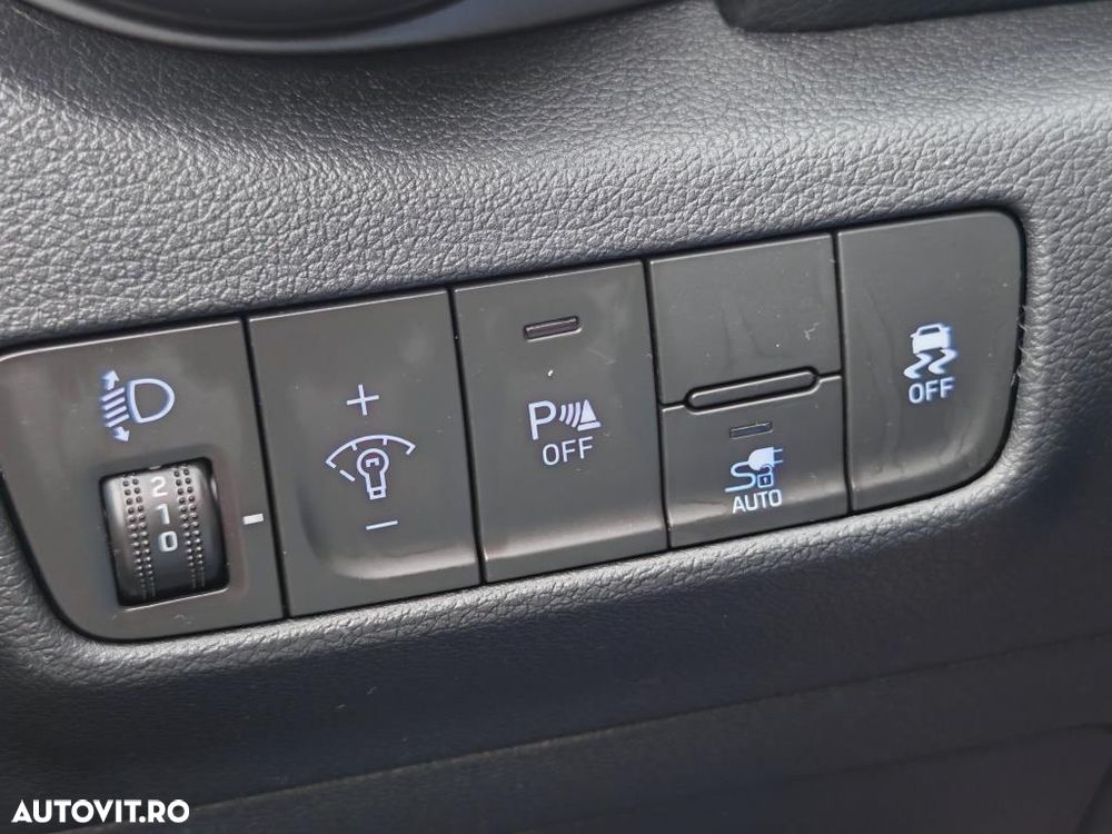 Hyundai KONA Premium - 25