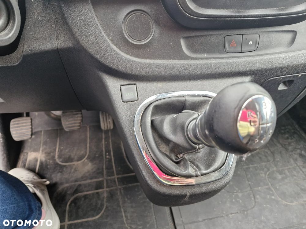 Renault TRAFIC - 10