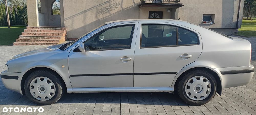 Skoda Octavia 1.8T Elegance - 18