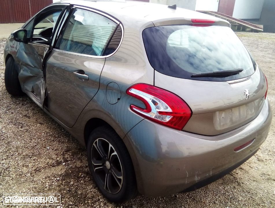 Peugeot 208 1.6 HDi de 2012 para peças - 4