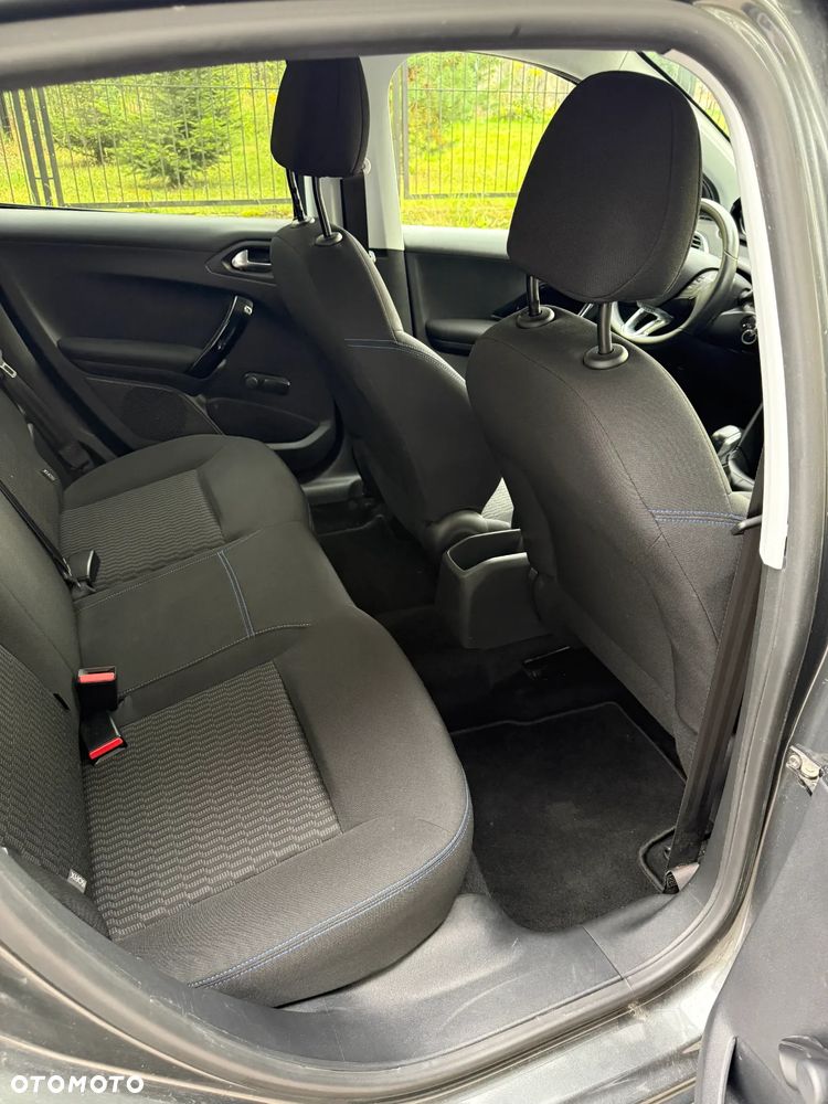 Peugeot 208 1.2 PureTech Style - 16