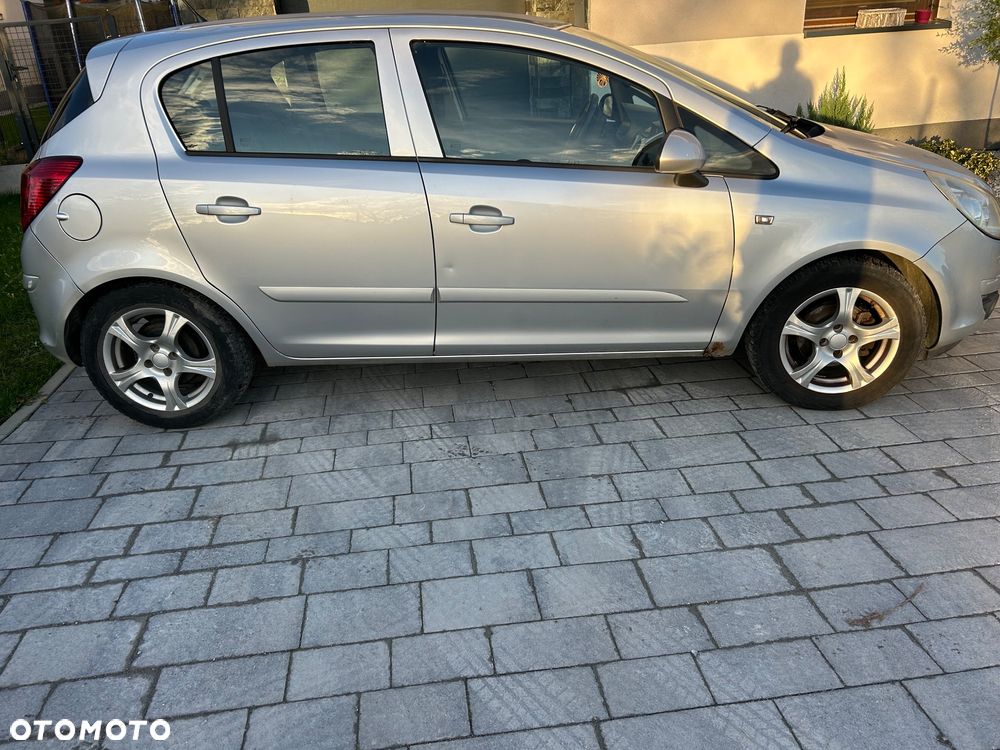 Opel Corsa 1.4 16V Enjoy - 4