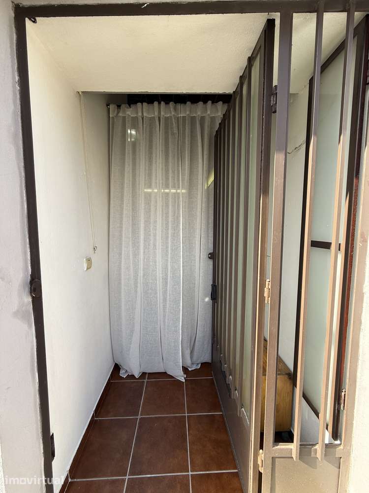T0 Mobilado e Equipado no Centro Histórico de Évora - Grande imagem: 2/11