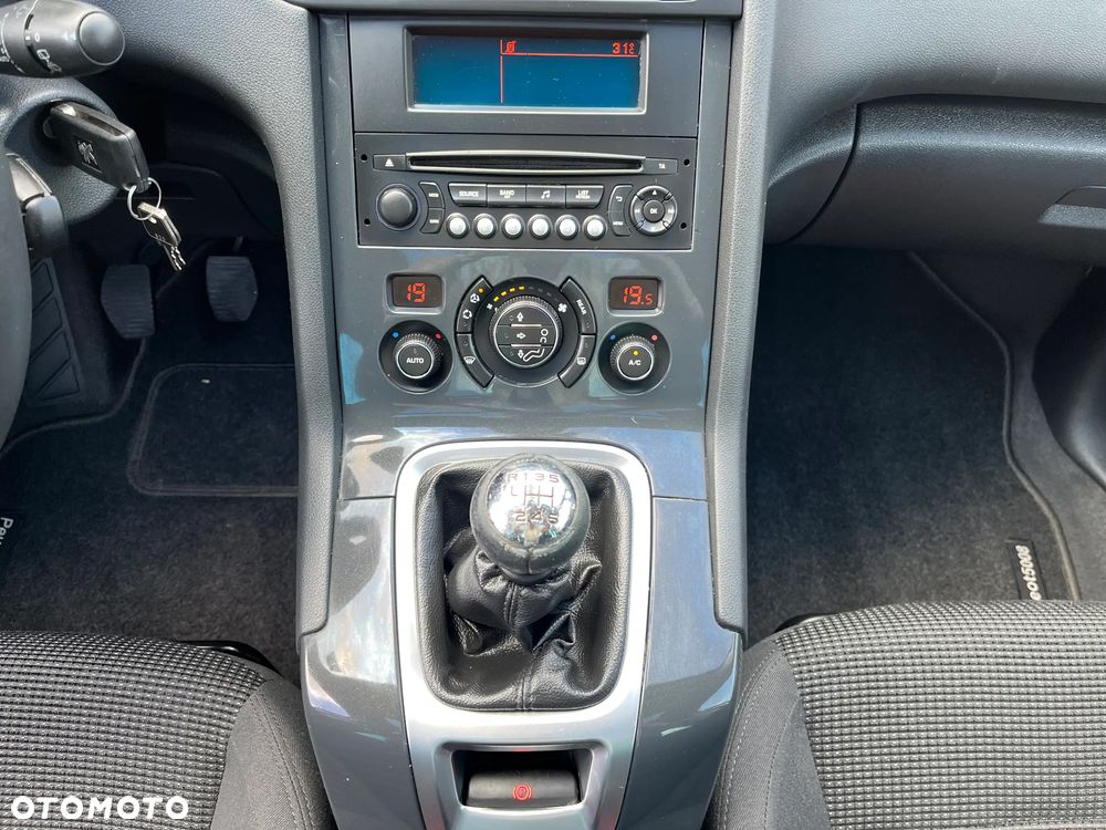 Peugeot 5008 - 26