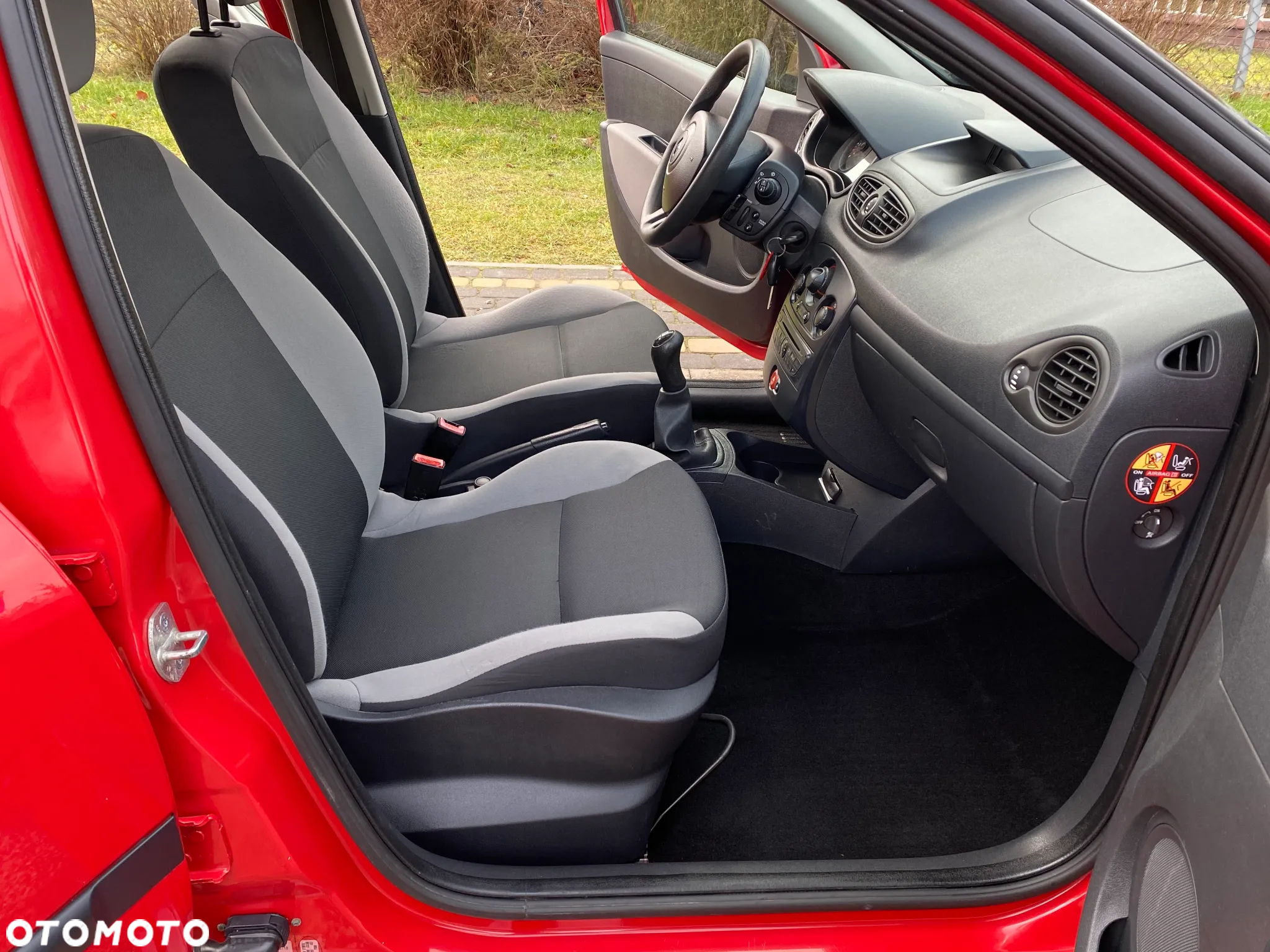 Renault Clio 1.2 16V 75 Expression - 37