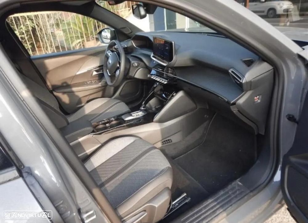 Peugeot e-2008 50 kWh Allure - 12