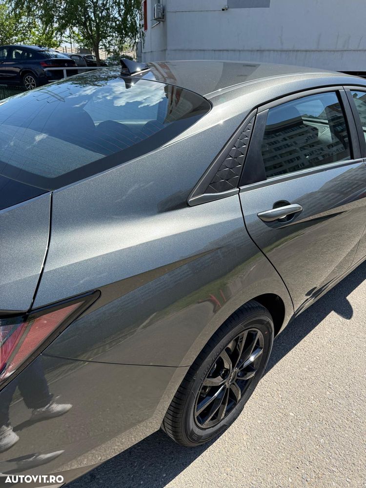 Hyundai Elantra 1.6 l 123 CP CVT Highway - 13