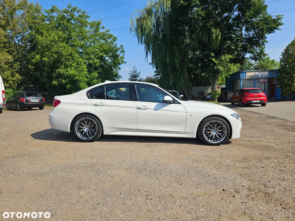 BMW Seria 3 320d M Sport - 4