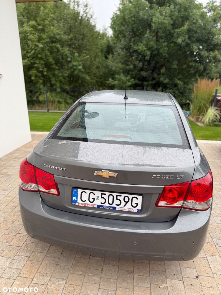 Chevrolet Cruze - 10