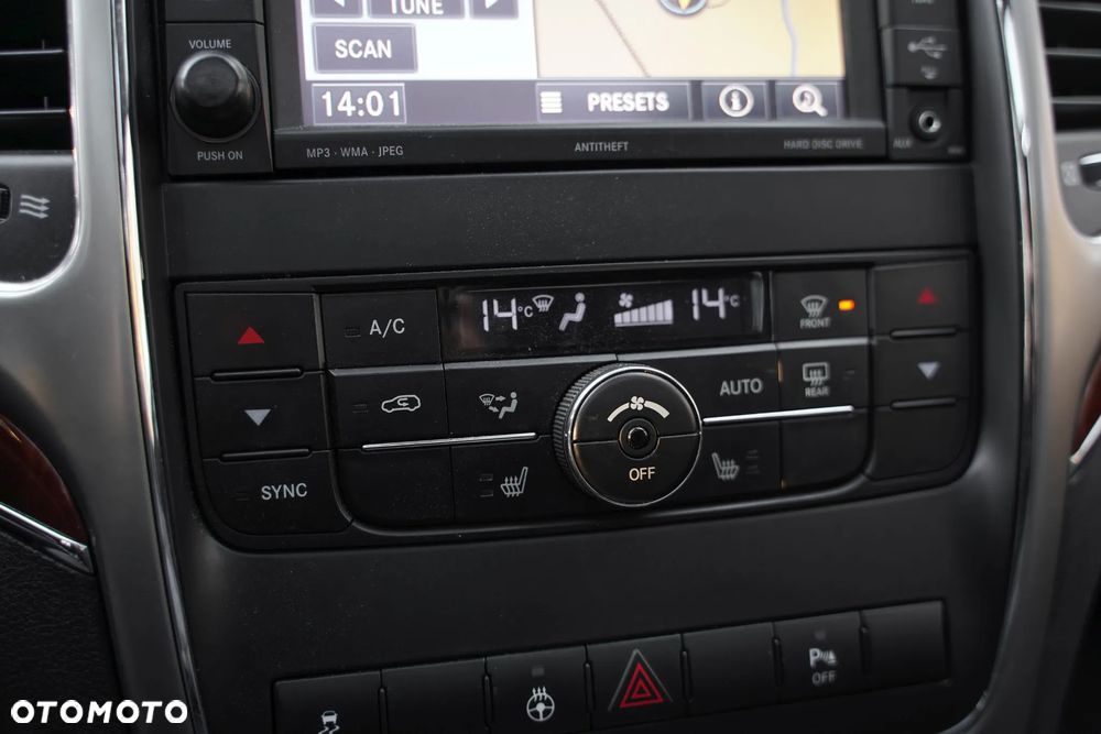 Jeep Grand Cherokee - 23