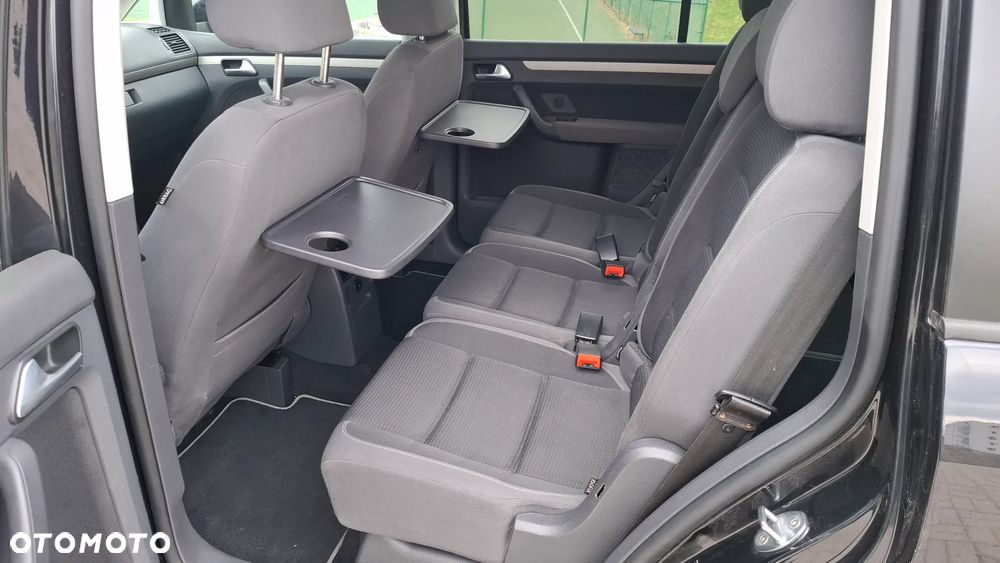 Volkswagen Touran - 16