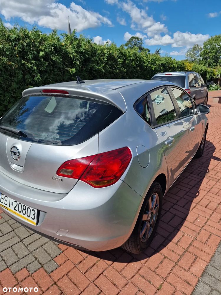 Opel Astra 1.7 CDTI Essentia - 4