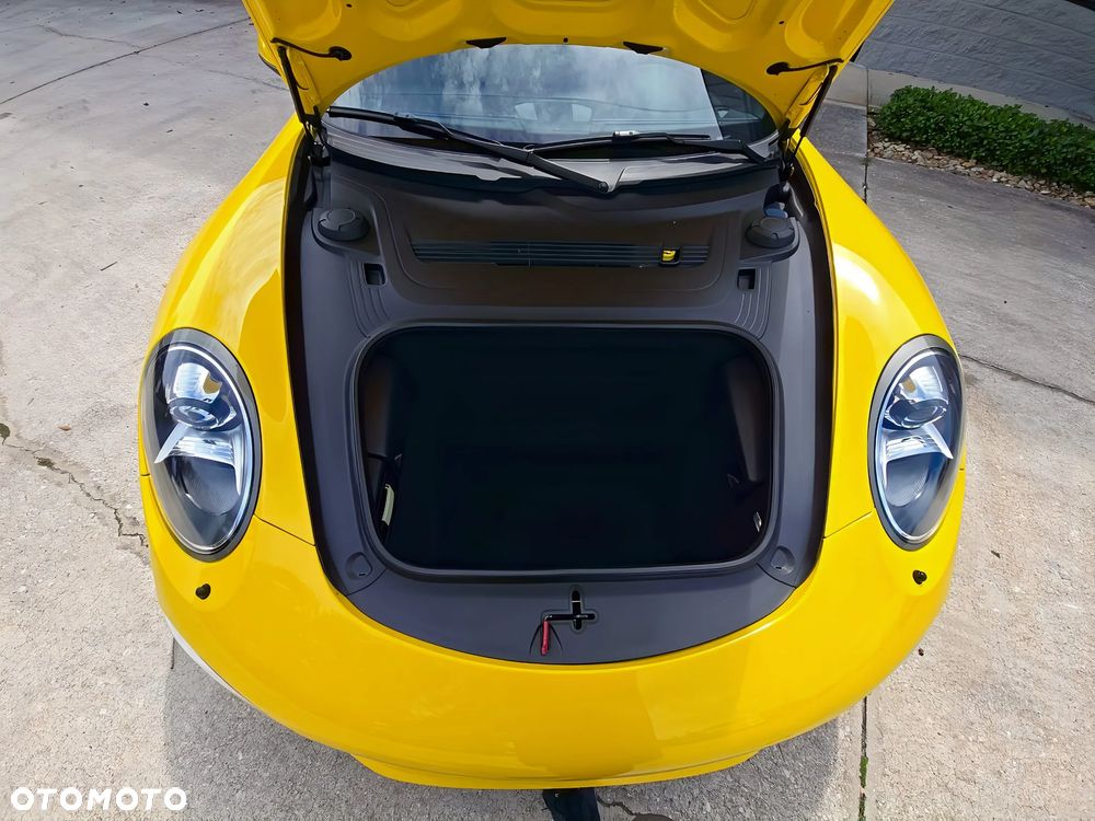 Porsche 911 Carrera - 12