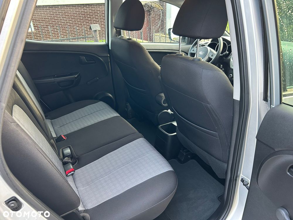 Kia Venga 1.6 CRDi 128 ISG Vision - 12