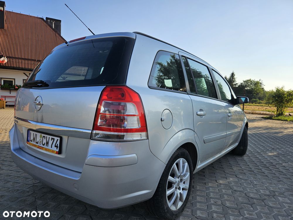 Opel Zafira 1.8 Design Edition - 4