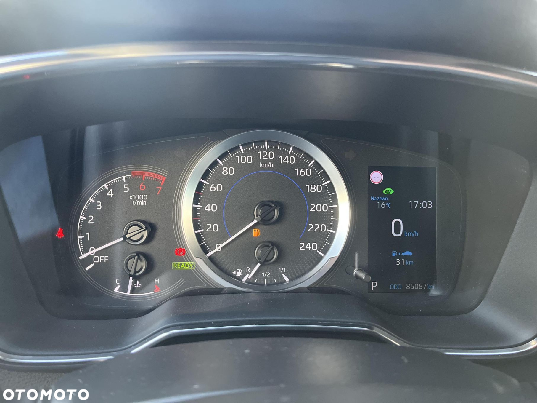 Toyota Corolla - 17
