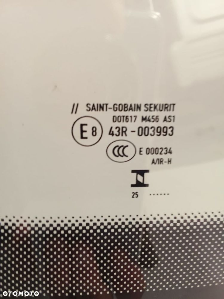Szyba przednia AUDI A4 2015- - 2