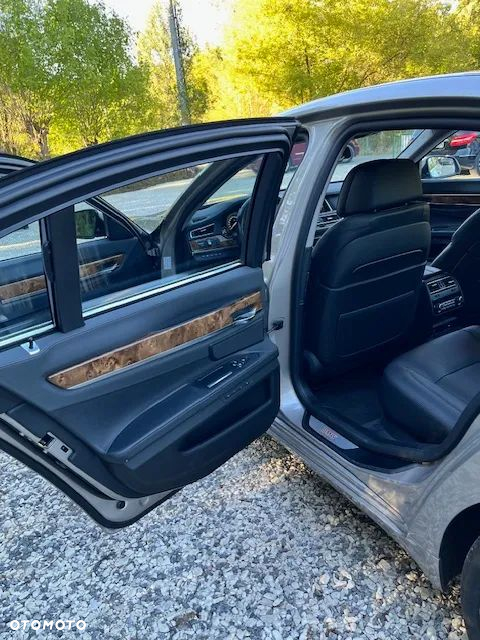 BMW Seria 7 740d xDrive - 13