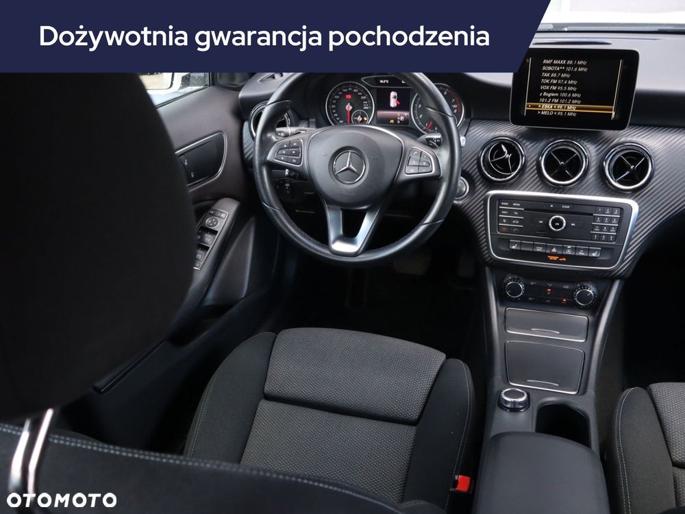 Mercedes-Benz GLA - 9