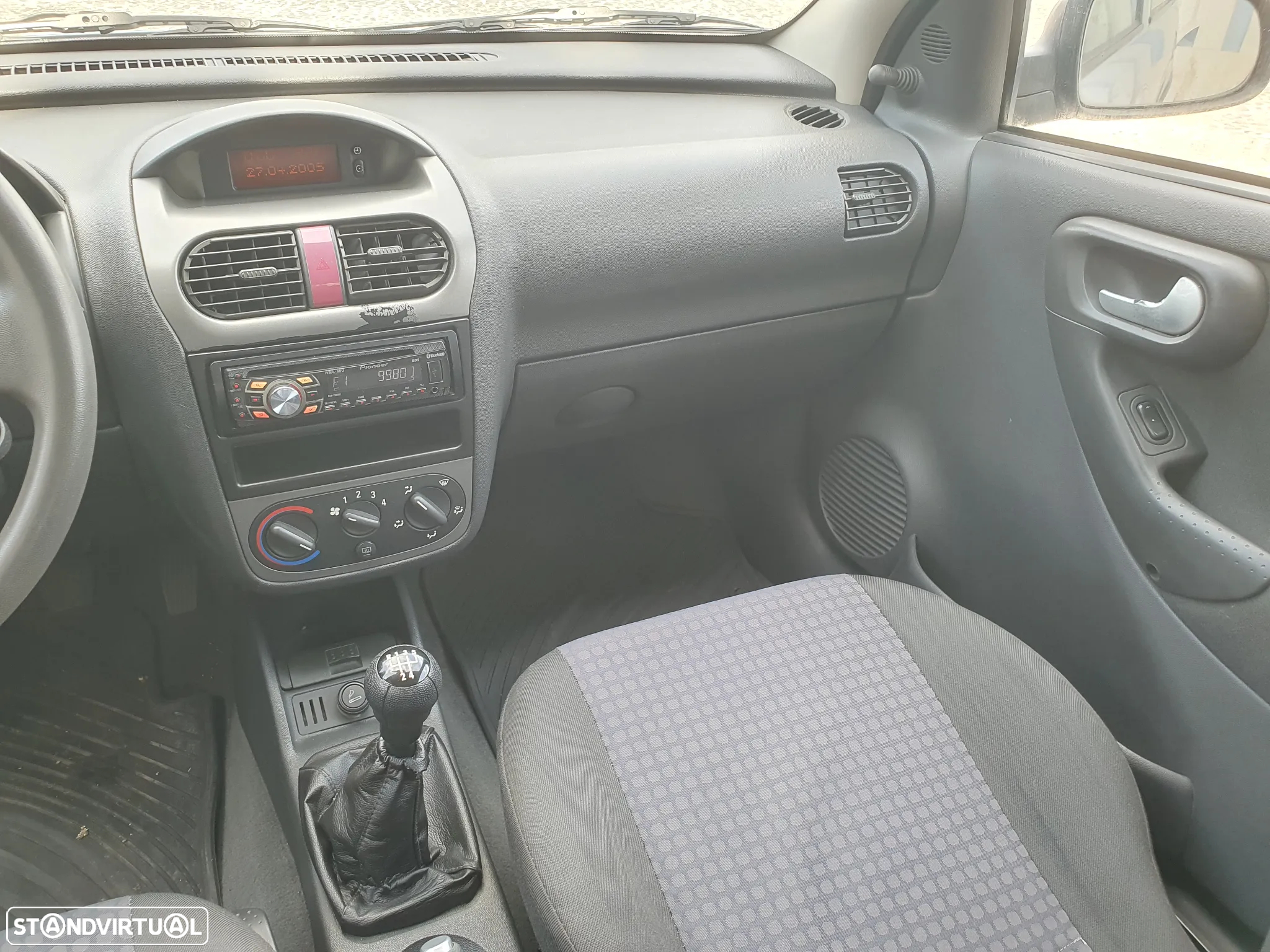 Opel Corsa 1.2 Twinport Enjoy - 13
