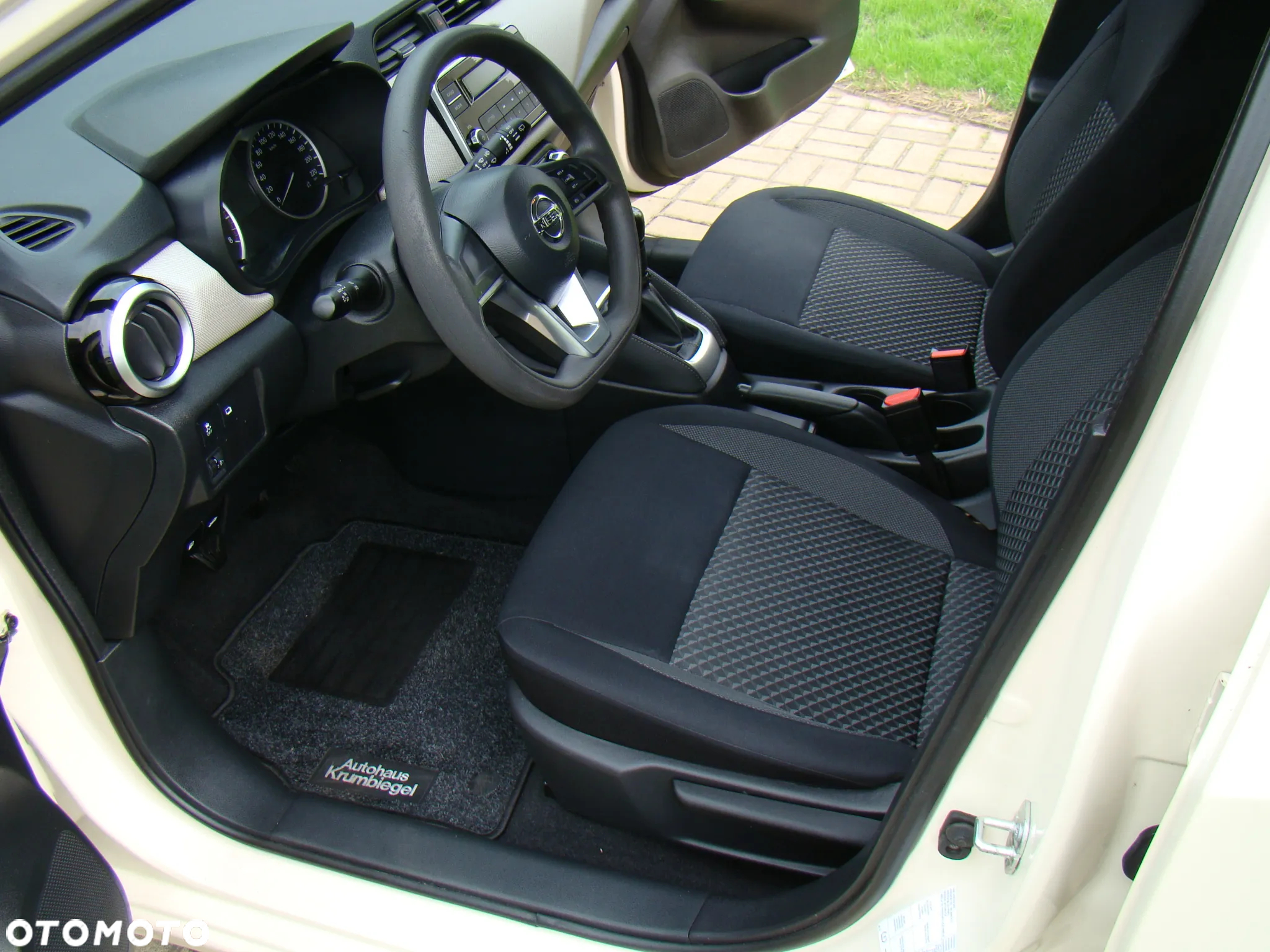 Nissan Micra 1.0 Acenta - 22