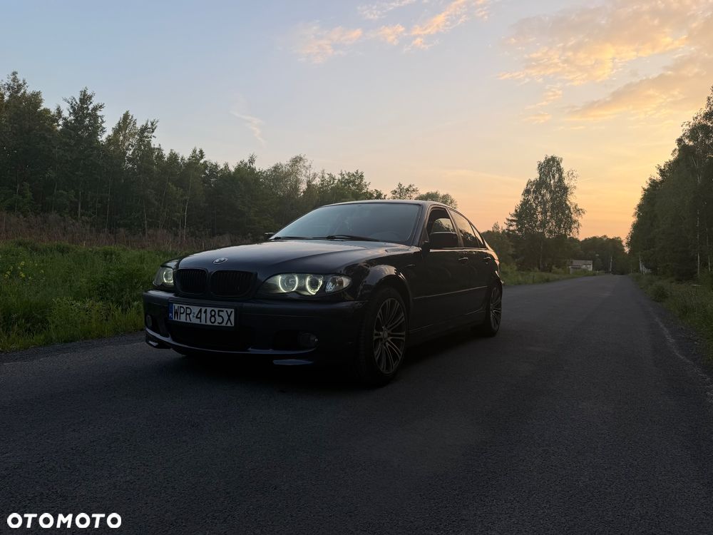 BMW Seria 3 325i - 4