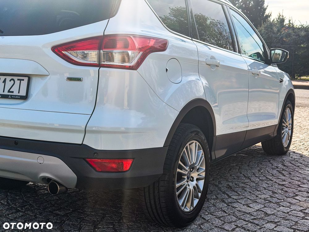 Ford Kuga 1.6 EcoBoost 2x4 Titanium - 32