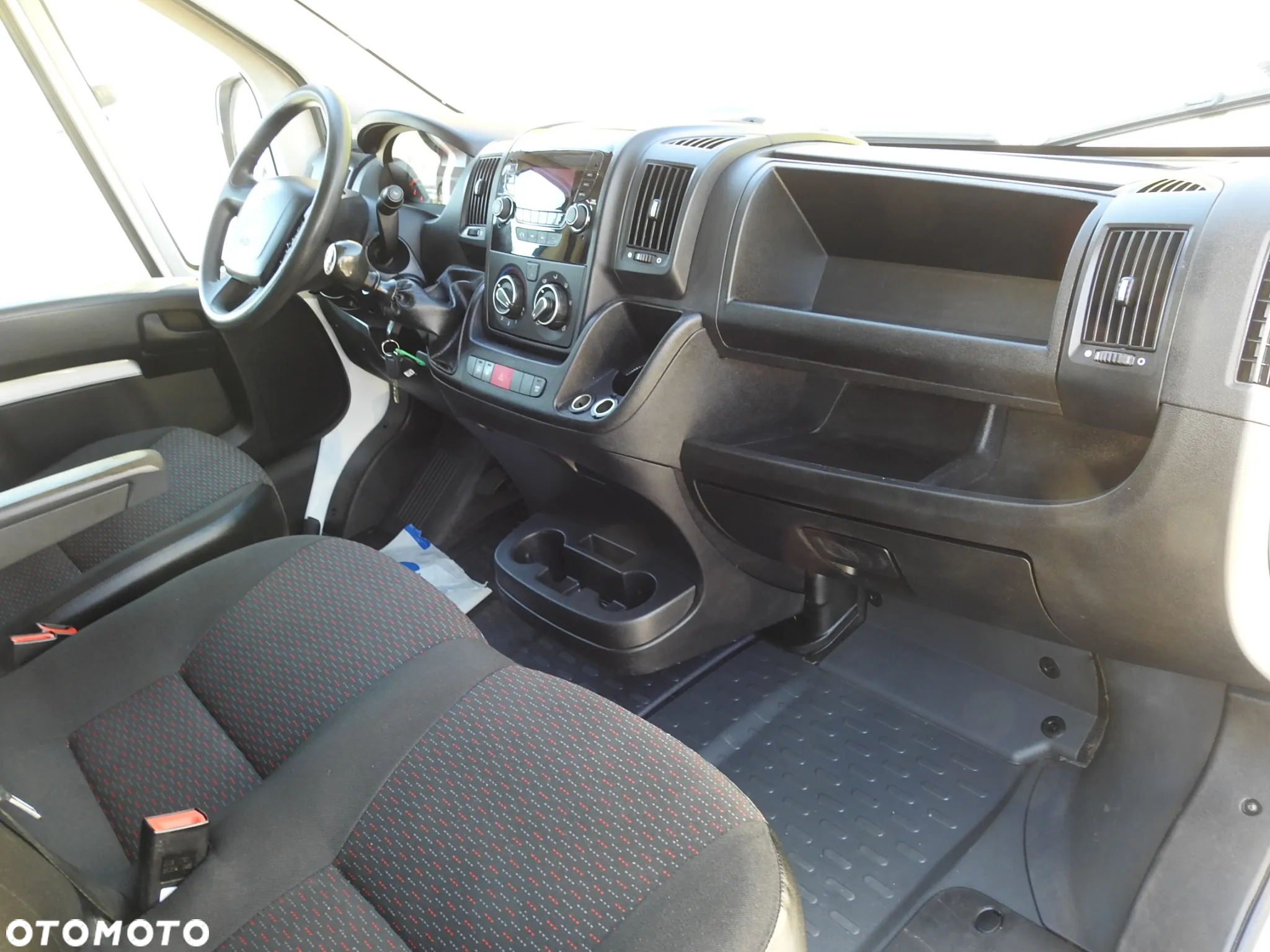 Peugeot BOXER SKRZYNIA PODWÓJNA KABINA DOKA 7 MIEJSC KLIMATYZACJA 140KM [ P77198 ] - 33