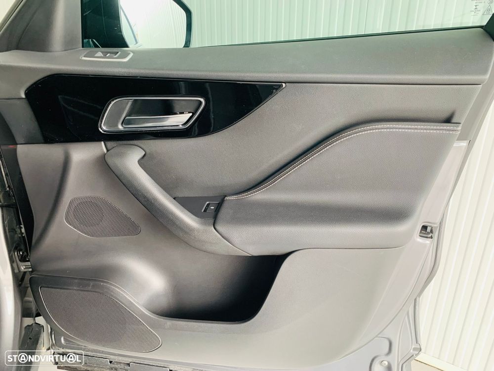 Jaguar F-Pace 2.0 i4D R-Sport AWD - 44