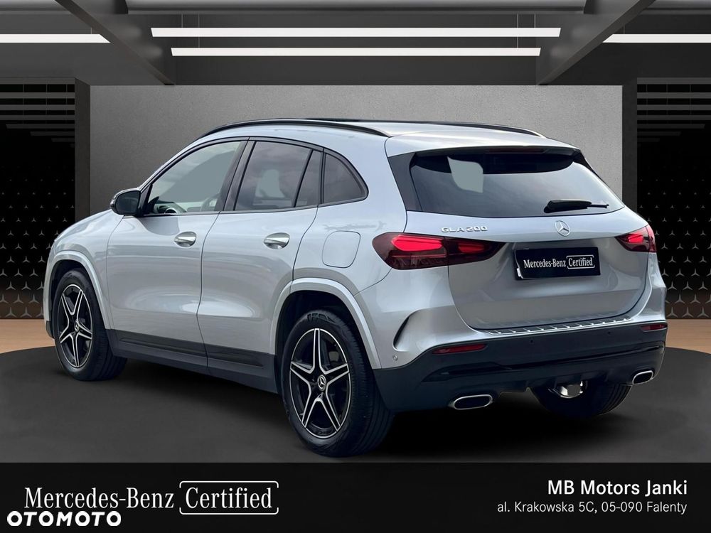 Mercedes-Benz GLA 200 AMG Line - 4