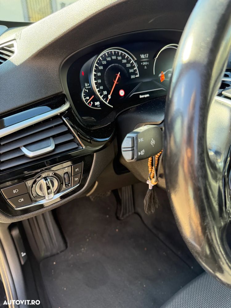 BMW Seria 5 520d AT - 8