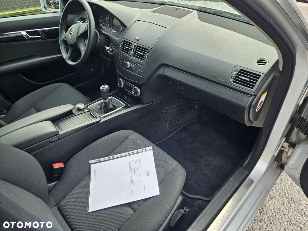 Mercedes-Benz Klasa C 180 K BlueEff Elegance - 21