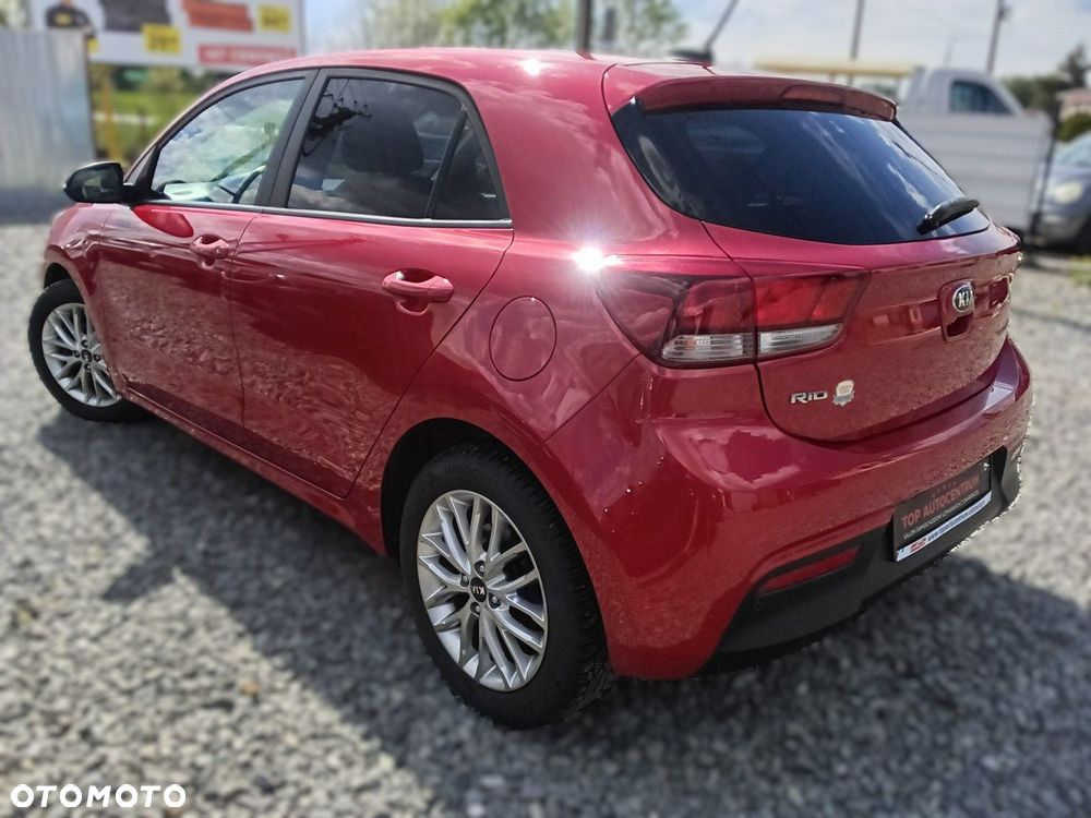 Kia Rio - 4