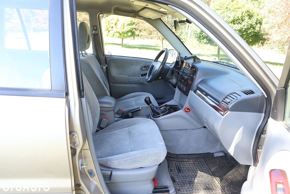Suzuki Grand Vitara 2.7 V6 - 9