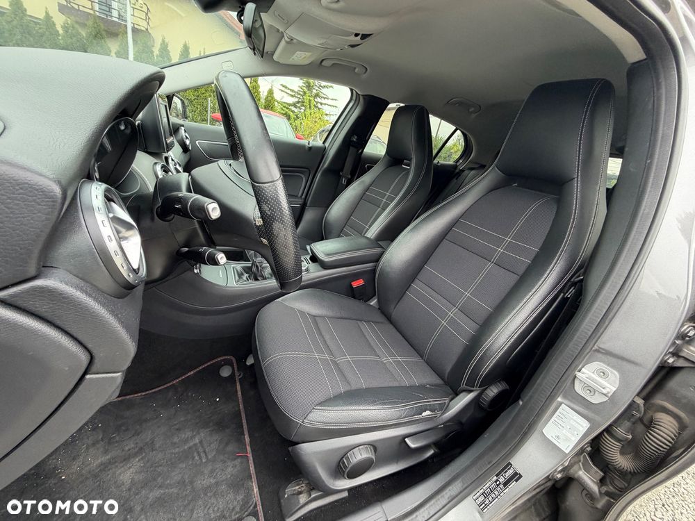 Mercedes-Benz GLA 200 Urban - 34