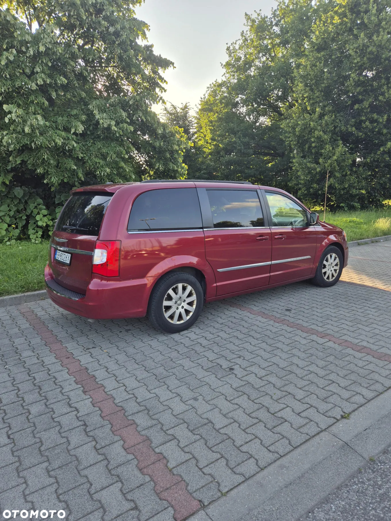 Chrysler Town & Country - 2