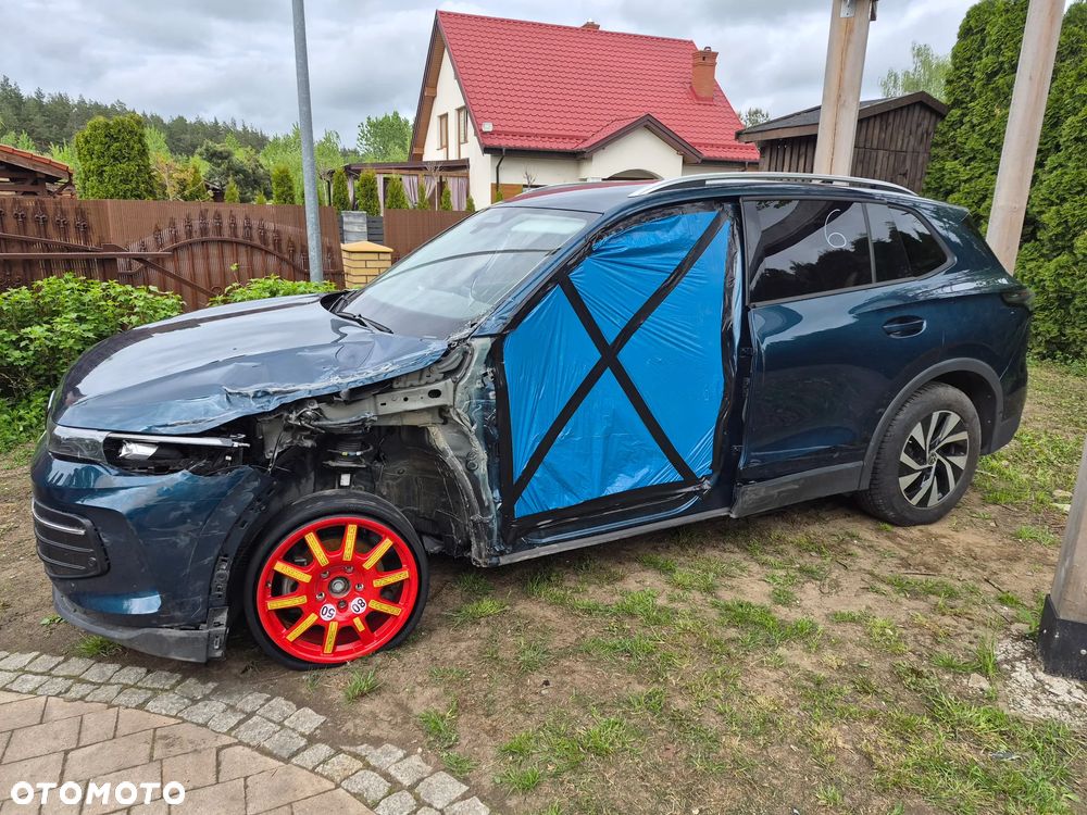 Volkswagen Tiguan 1.5 eTSI R-Line DSG - 2
