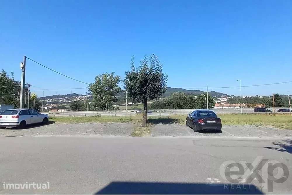Terreno com projecto aprovado para a construçao de 3 moradias em banda - Grande imagem: 3/9