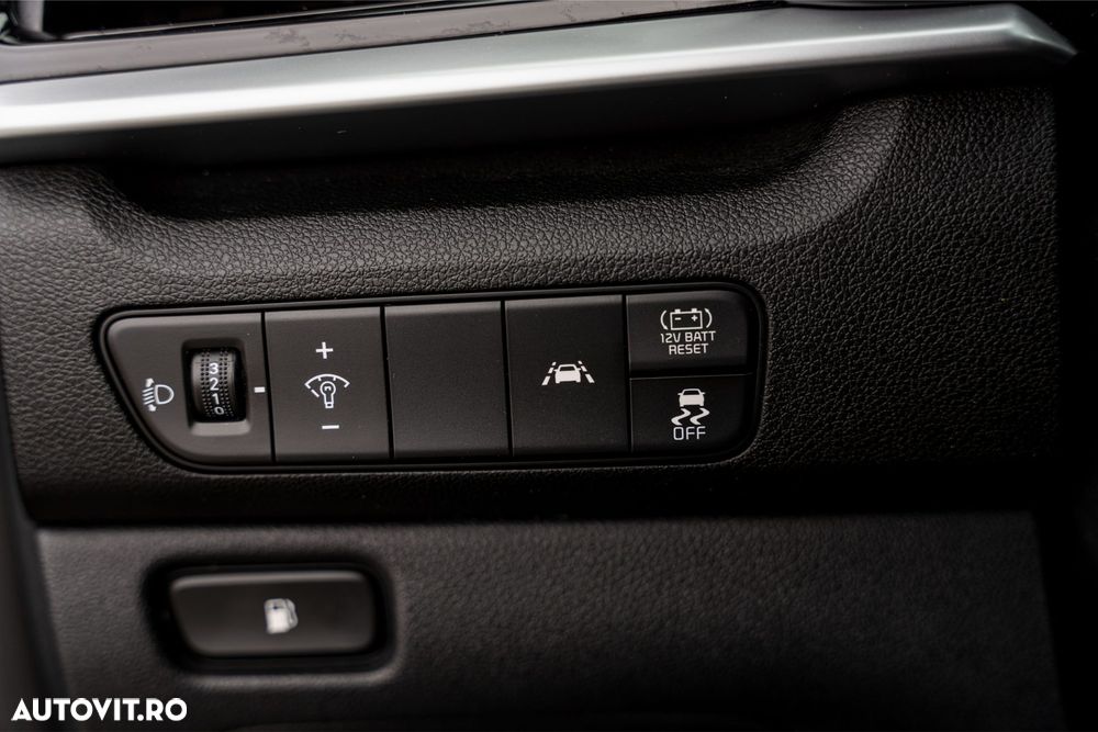 Kia Niro 1.6 GDI HEV 2WD OPF Aut. Vision - 22