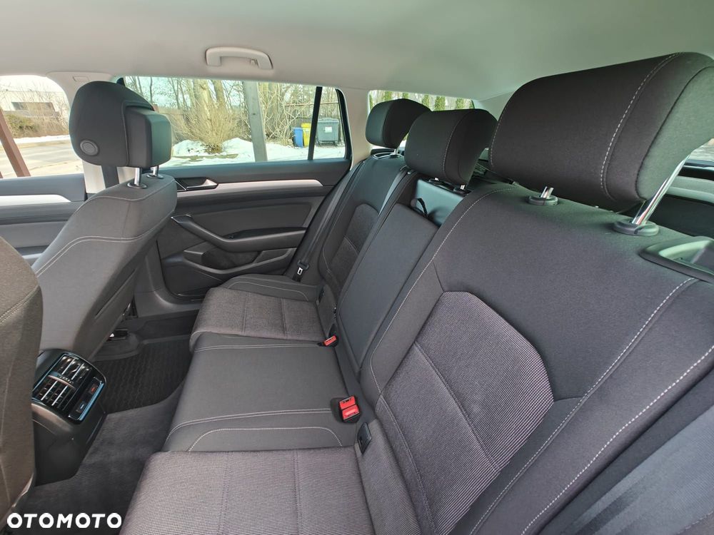 Volkswagen Passat Variant - 18