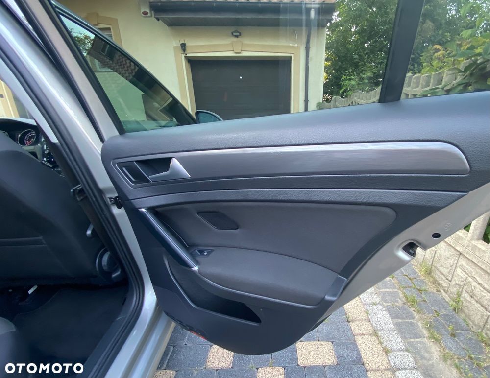 Volkswagen Golf 1.5 eTSI EVO United DSG - 23
