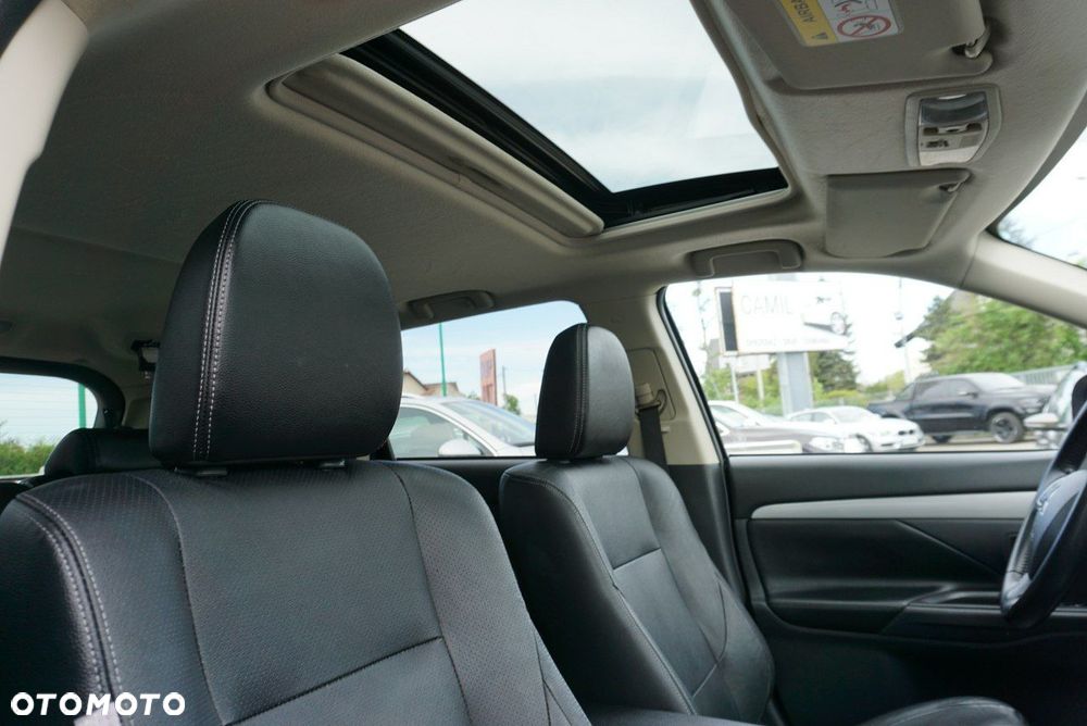 Mitsubishi Outlander - 35