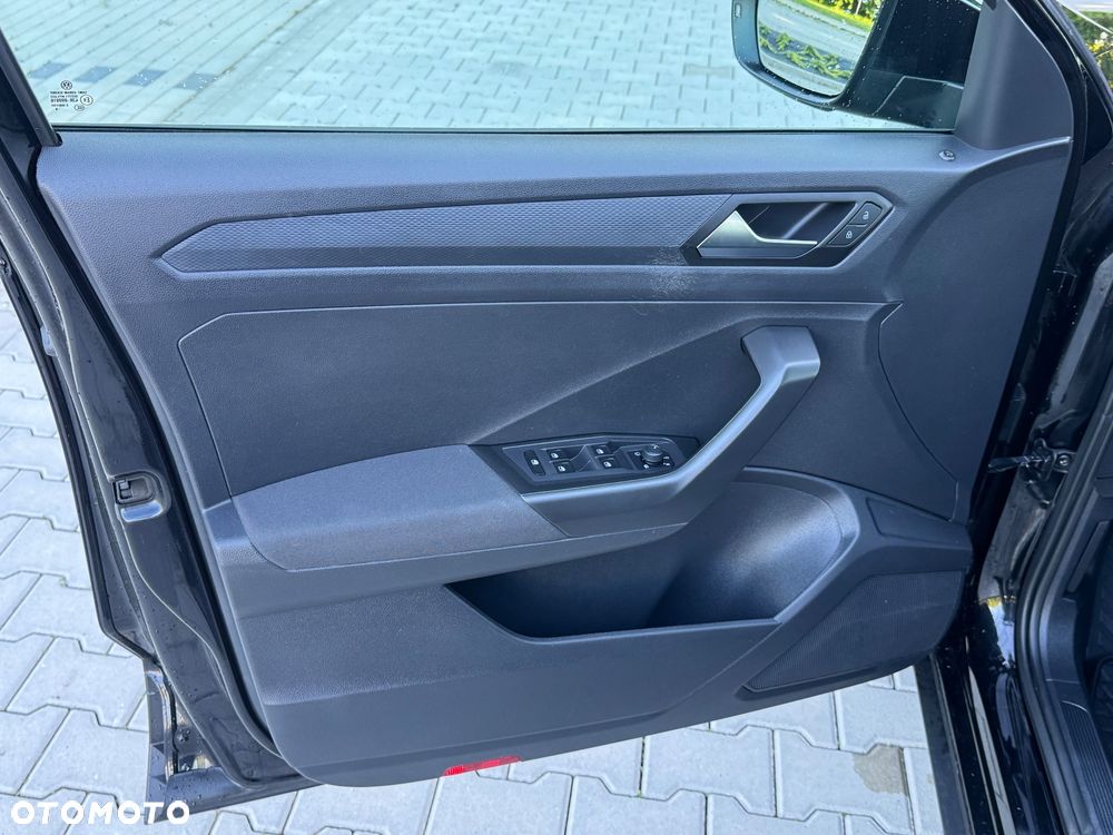 Volkswagen T-Roc - 18