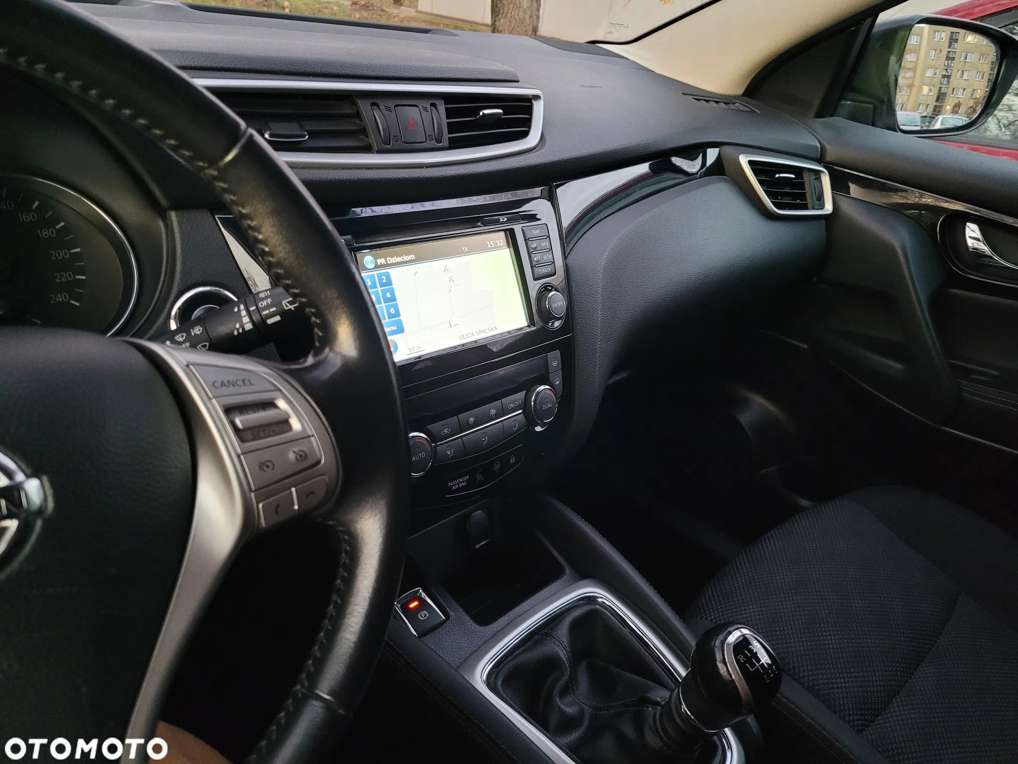 Nissan Qashqai 1.6 DCi N-Connecta - 9