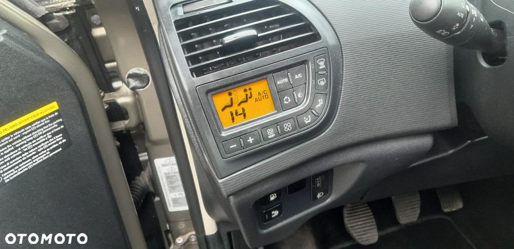 Citroën C4 Grand Picasso - 25